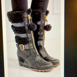 SOREL HELEN HOLIDAY WEDGE leather and sheepskin boots Pom Pom on zipper Size 7